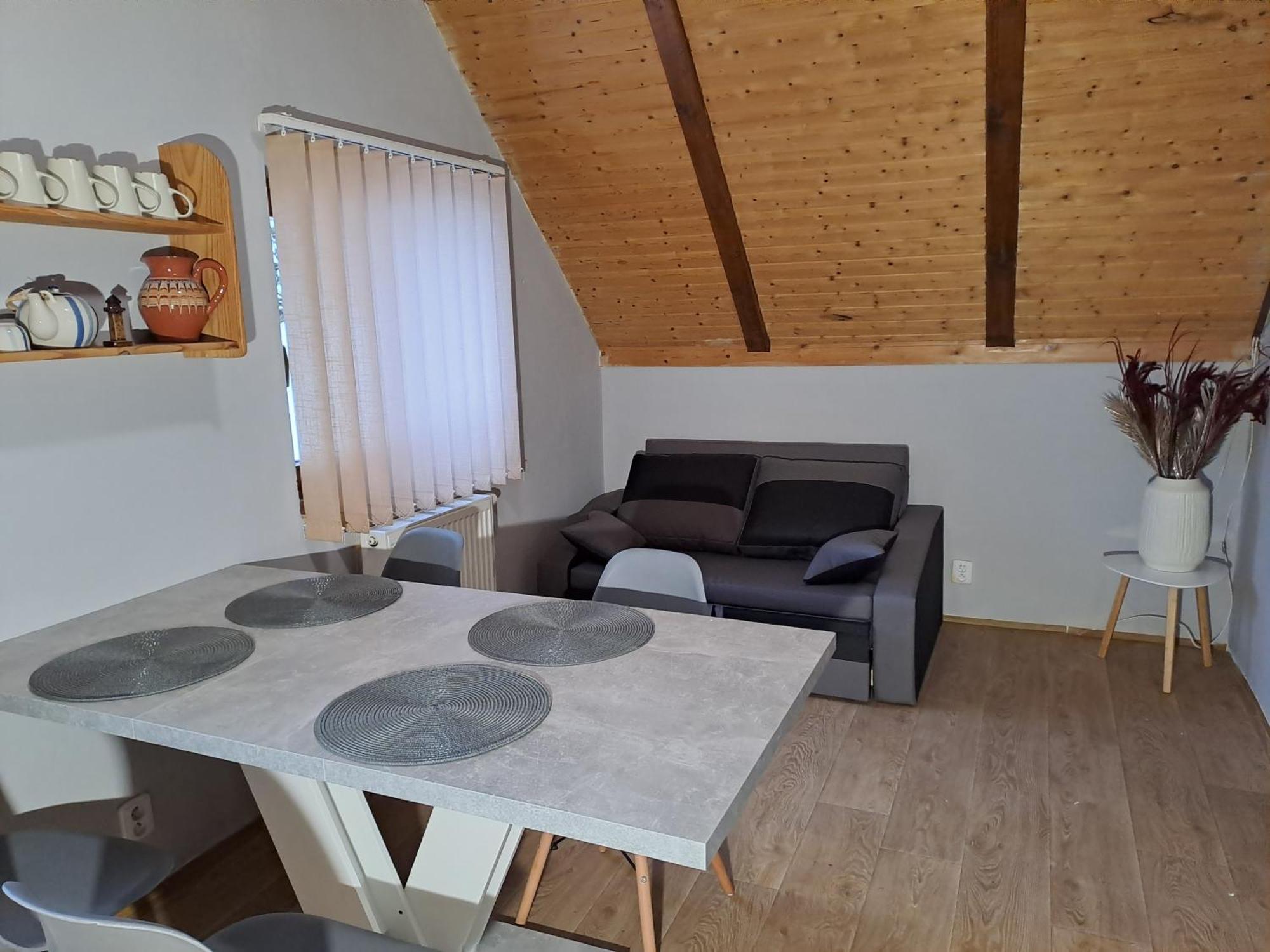אלברכטיצה ב יזרסקיך הורה Apartman Albrecht מראה חיצוני תמונה